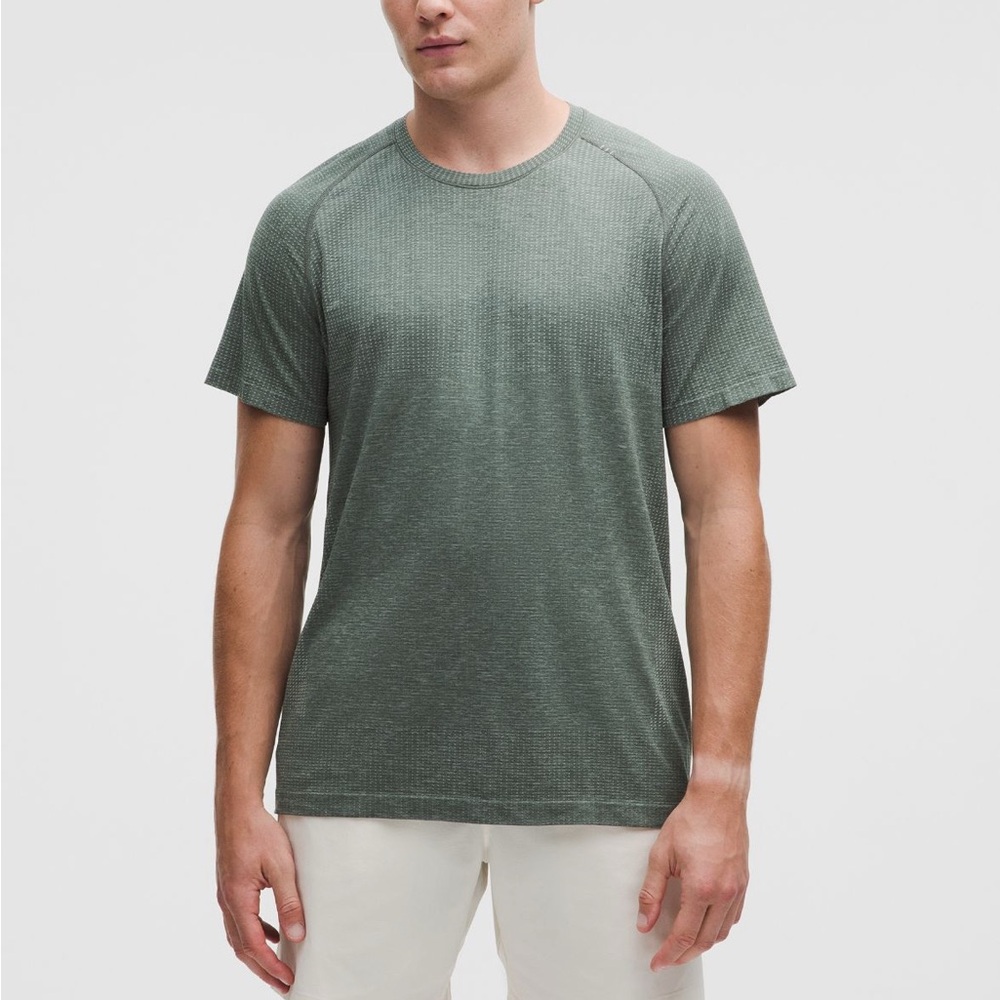 Lululemon Metal Vent Tech short-sleeve shirt 
XXL